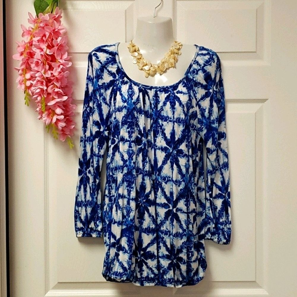 NWOT 💕💕Micheal Kors Blue Print Blouse Top